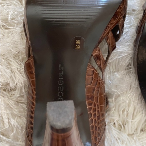 BCBGirls peep toe heels alligator like skin - Picture 6 of 9